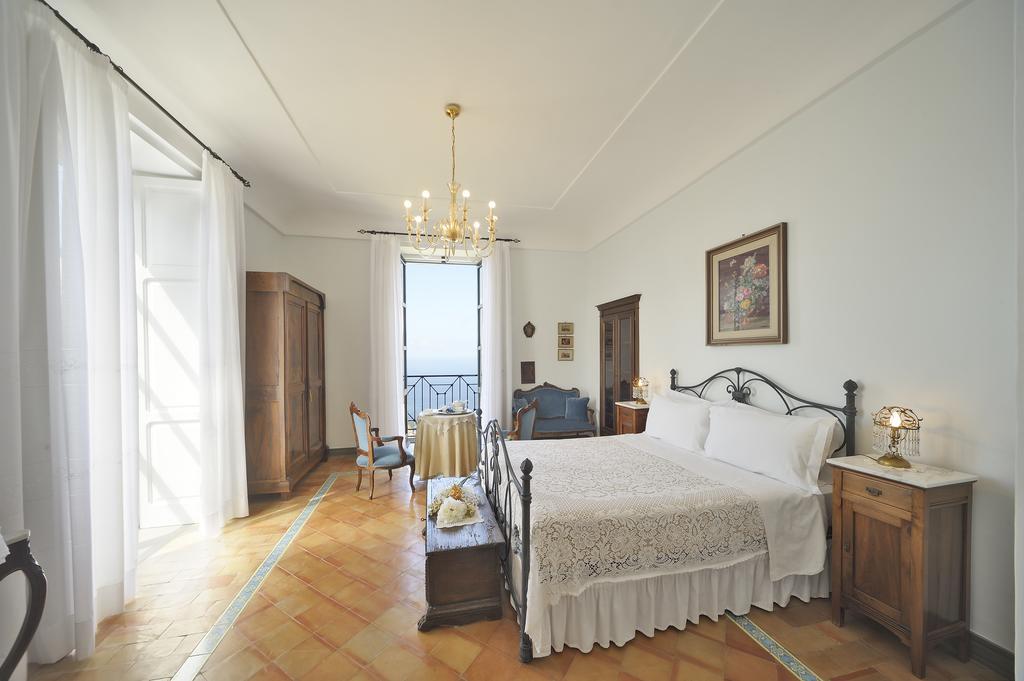 Residenza Matarazzo E Le Sue Soffitte Apartment Castellabate Phòng bức ảnh