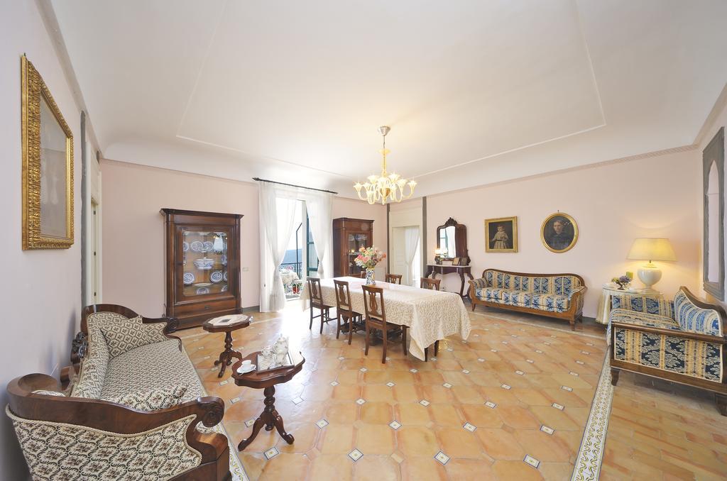 Residenza Matarazzo E Le Sue Soffitte Apartment Castellabate Phòng bức ảnh
