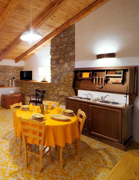 Residenza Matarazzo E Le Sue Soffitte Apartment Castellabate Phòng bức ảnh