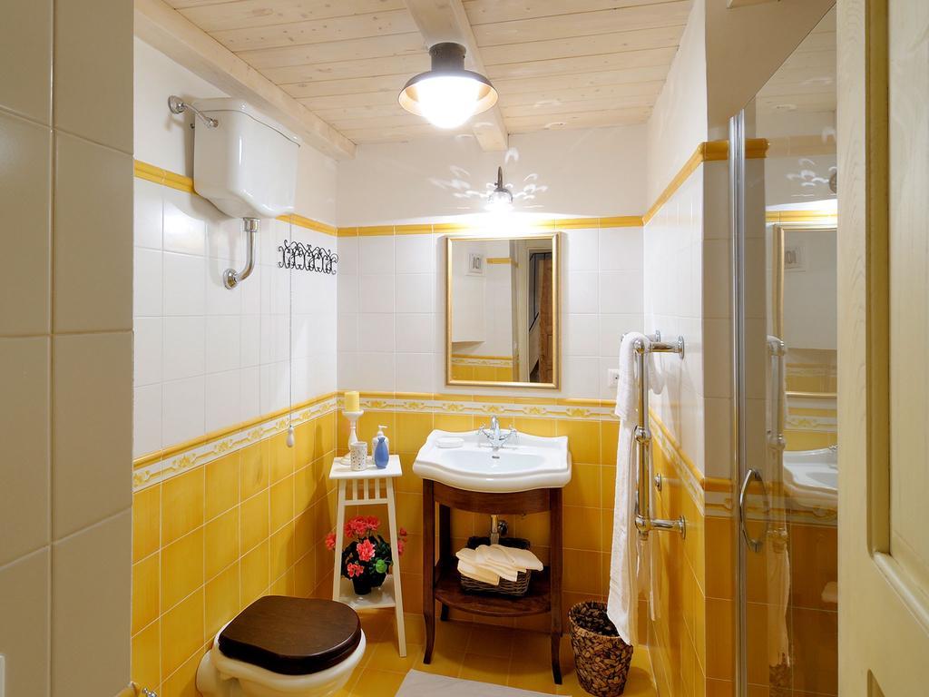 Residenza Matarazzo E Le Sue Soffitte Apartment Castellabate Phòng bức ảnh