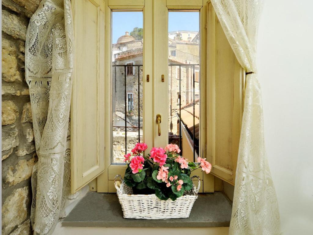 Residenza Matarazzo E Le Sue Soffitte Apartment Castellabate Phòng bức ảnh